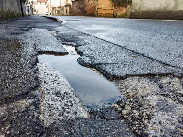 Signs You Need Concrete Driveway Repair Services in Metairie LA